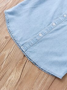 SHEIN Explorewe Tween Boy 1pc Solid Button Front Pocket Patched Denim Shirt - Light Wash - View 4