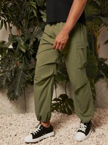 Manfinity RelaxMax Hombres Pantalones unicolor con bolsillo lateral con solapa - Verde militar - Ver 5