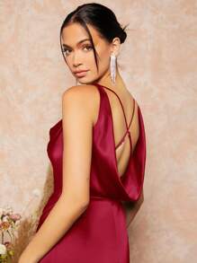 SHEIN Belle Vestito da damigella d'onore in raso bordeaux con arricciature, spacco laterale sulla coscia, schiena incrociata drappeggiata, abito da festa per matrimoni e cocktail