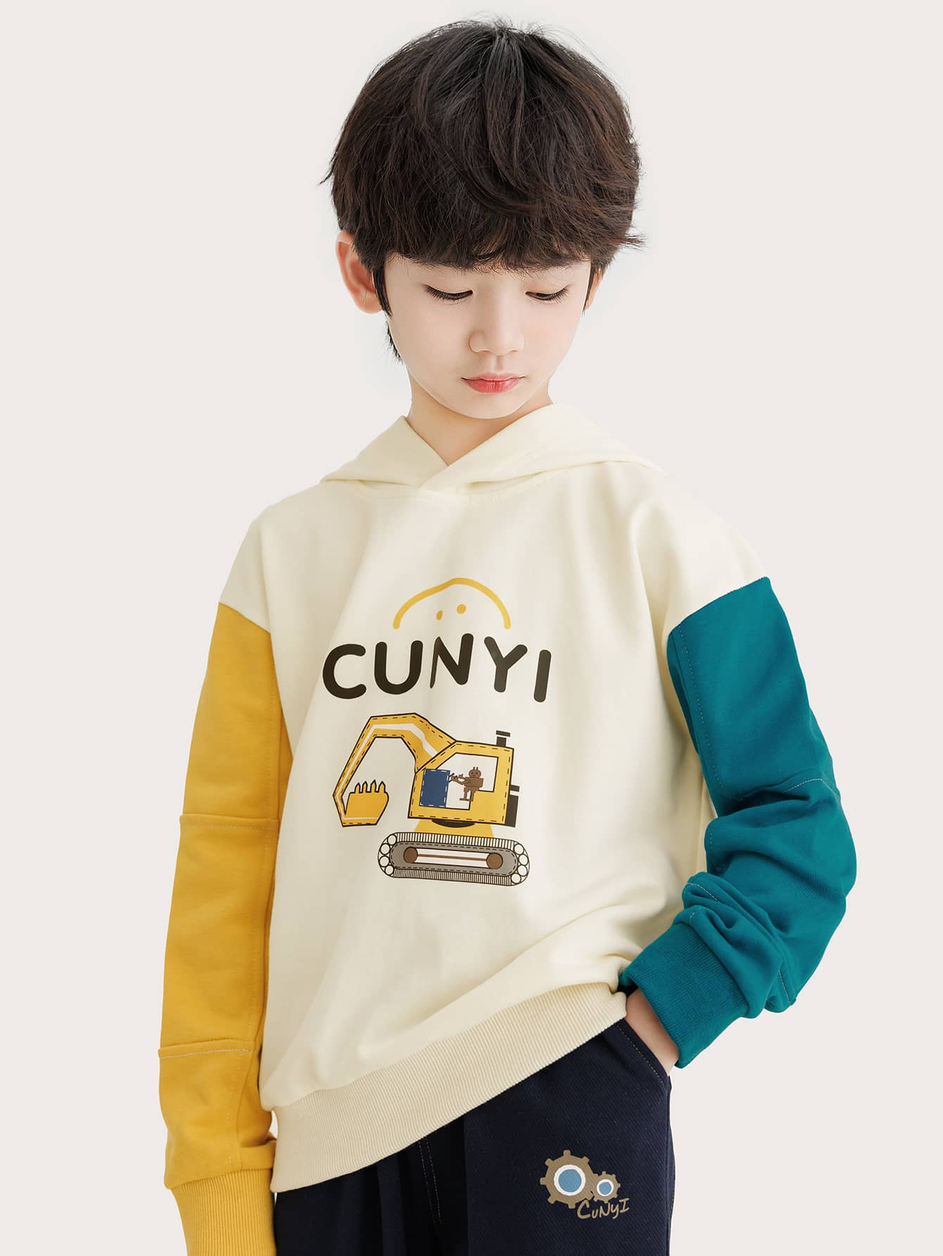 男孩字母和卡通圖案落肩袖連帽衫