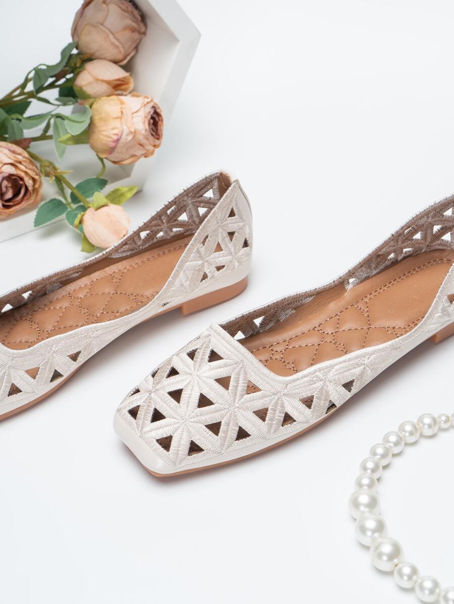 Giày bệt Nữ Thêu Rỗng màu trơn Thanh lịch - Màu be - Xem 1