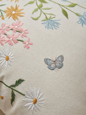 1pc All-season Commuting Small Daisy Flower Embroidered Pillow For Home Decor