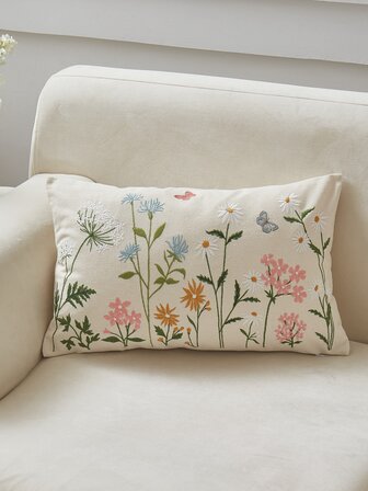 1 st blommigt broderat kuddfodral utan fyllmedel