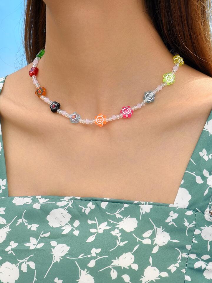 Random Color Expression Detail Flower Decor Beaded Necklace