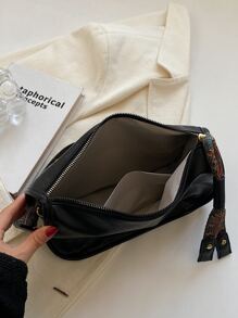 豌豆形時尚肩袋,寬帶可斜背式 - 黑色 - 查看 4