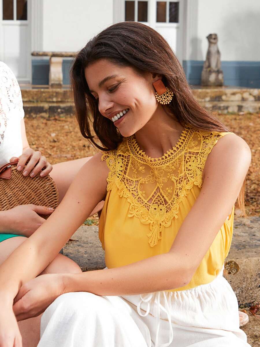 SHEIN Clasi Guipure Lace Panel Tank Top