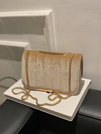 Small Flap Square Bag Quilted Pattern Metal Decor Chains Trap