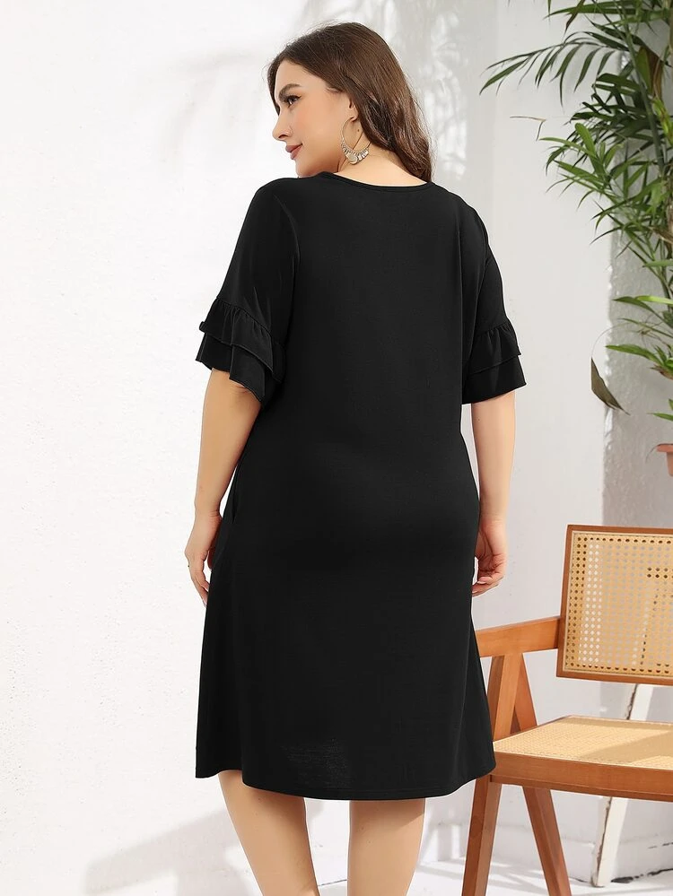 Vestido estilo camiseta unicolor con bolsillo oblicuo - Negro - Ver 2