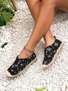 Women Floral Pattern Espadrilles Knit Vacation Flats - Black - View 2