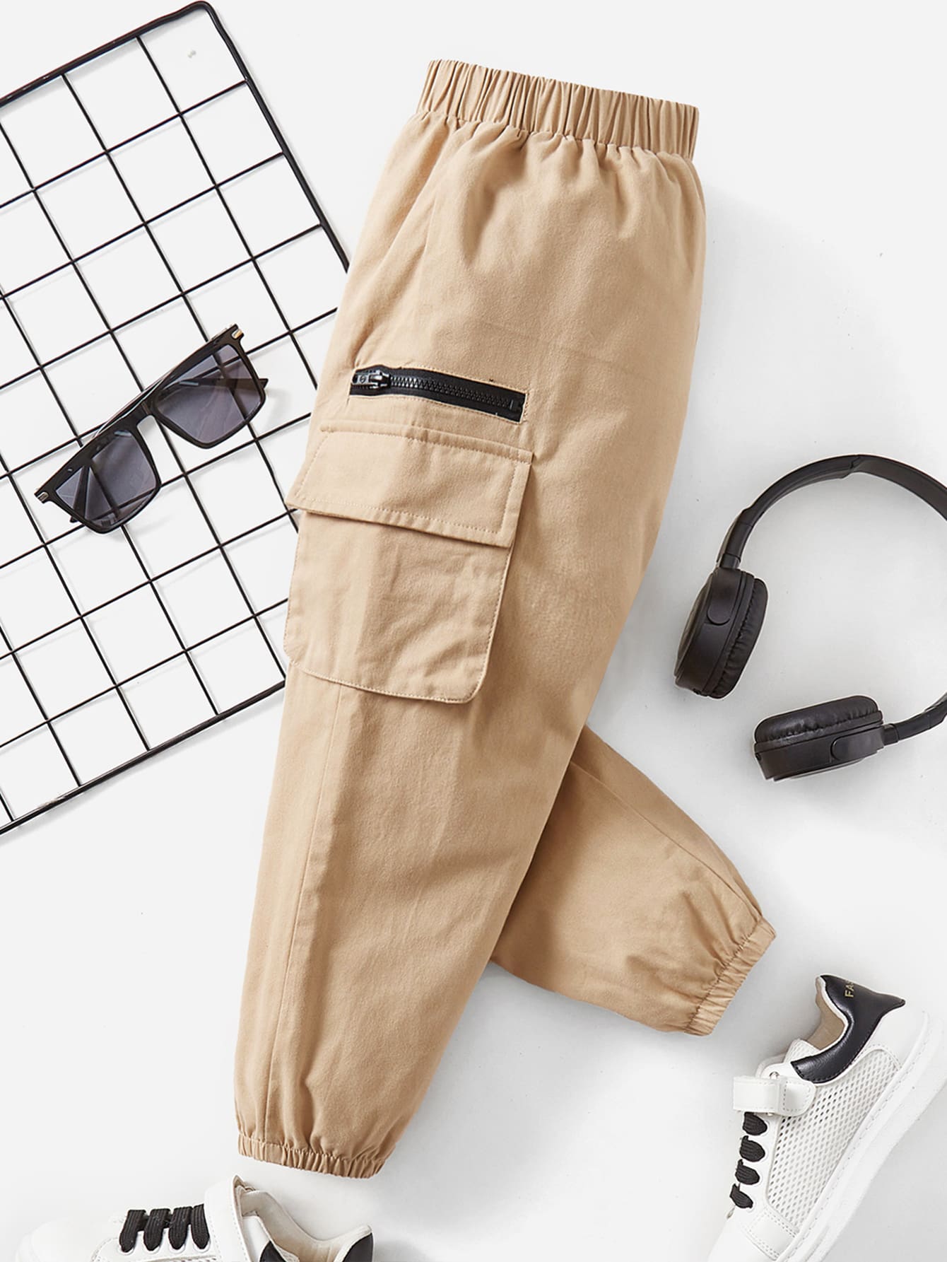 SHEIN Quần bé trai Túi Dây kéo màu trơn Giải trí - Màu Khaki - Xem 1