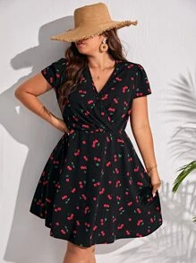 SHEIN CURVE+ 大尺碼女性夏季櫻桃印花V領短袖連衣裙 - 黑色 - 查看 4