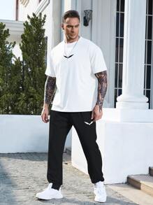 Manfinity Homme 男士鳥印花T恤和腰部抽繩衛褲 - 黑與白 - 查看 3