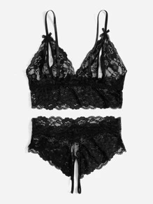 Plus Floral Lace Crotchless Lingerie Set - Black - View 2