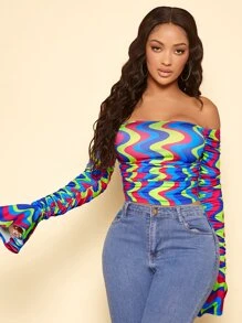SHEIN SXY Camiseta de hombros descubiertos de manga con volante fruncido lateral fruncido con estampado de onda - Multicolor - Ver 1