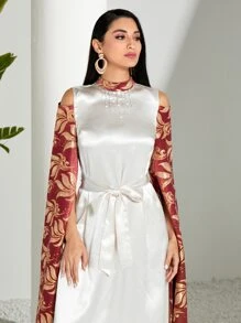 Modelyn 燙金花朵印花斗篷袖繫腰帶連衣裙 - 彩色 - 查看 3