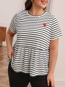 SHEIN Frenchy Plus Striped & Heart Print Peplum Tee - أبيض وأسود - مشاهدة 4