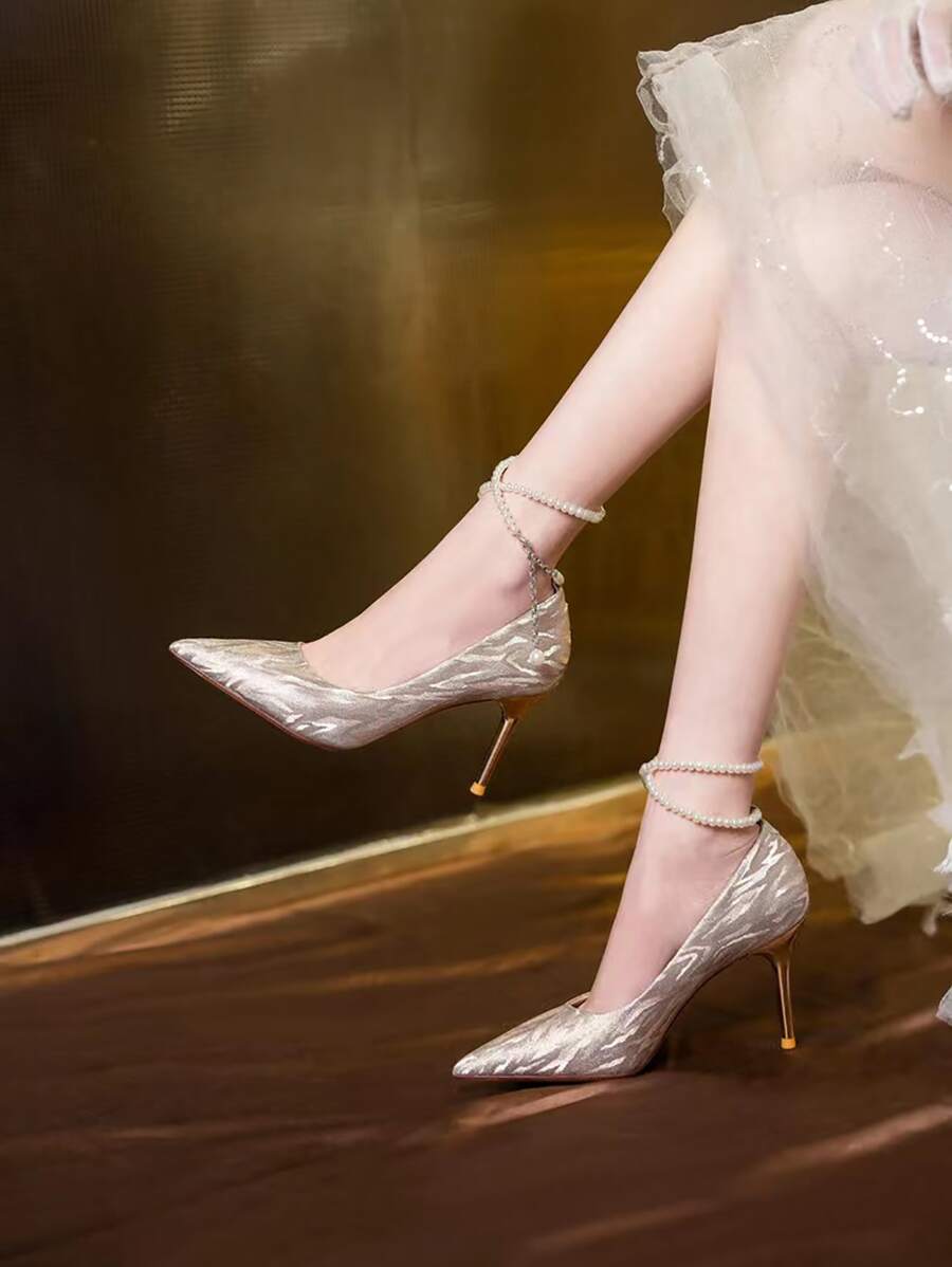 Mujer de punta Tacones delgados atractivo dorado brillante Zapatos de tacón - Dorado - Ver 1