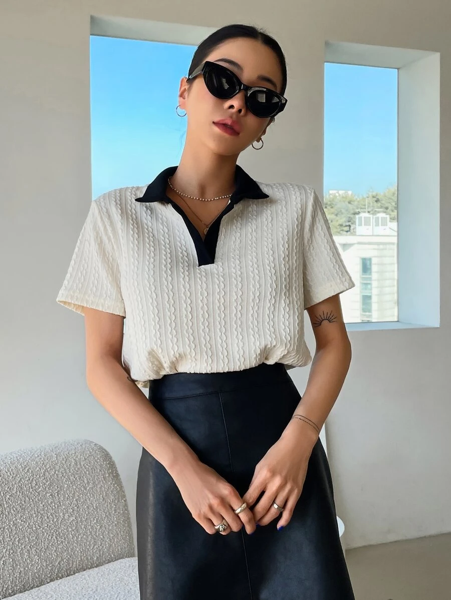 DAZY Camiseta Con Cuello Contrastante