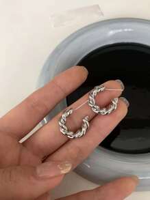 Twist Design Cuff Hoop Earrings - Silver - View 2