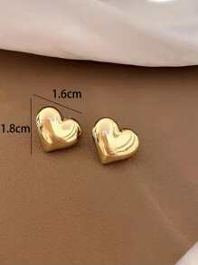 Heart Stud Earrings - Yellow Gold - View 3