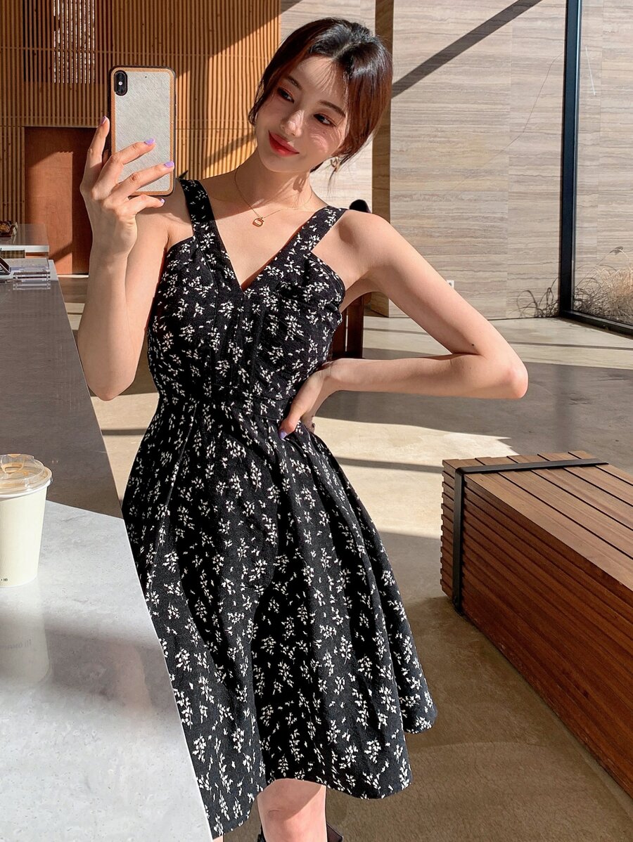 DAZY 碎花後拉鏈吊帶連衣裙 - 黑色 - 查看 1