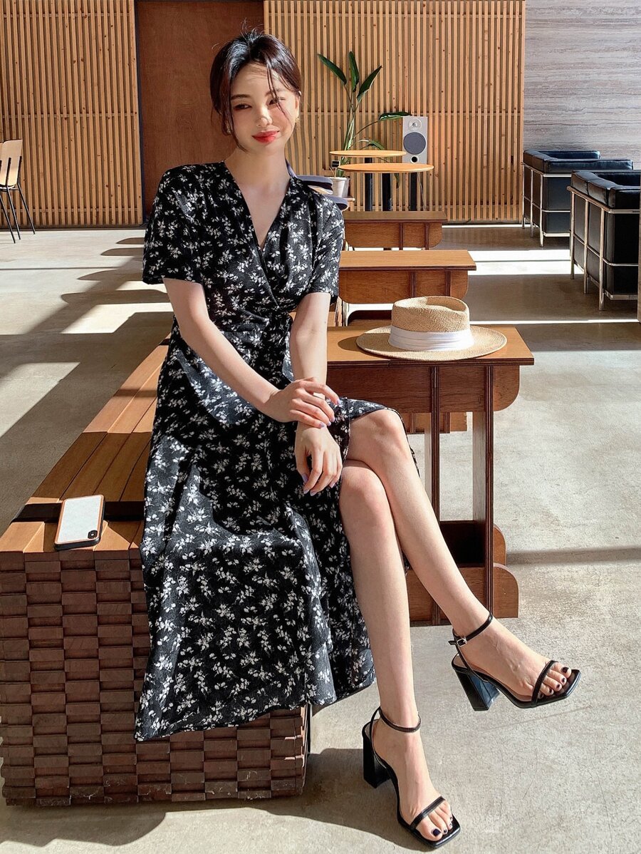 DAZY Đầm Thắt nút Trọn gói Họa tiết hoa Boho - màu đen - Xem 1