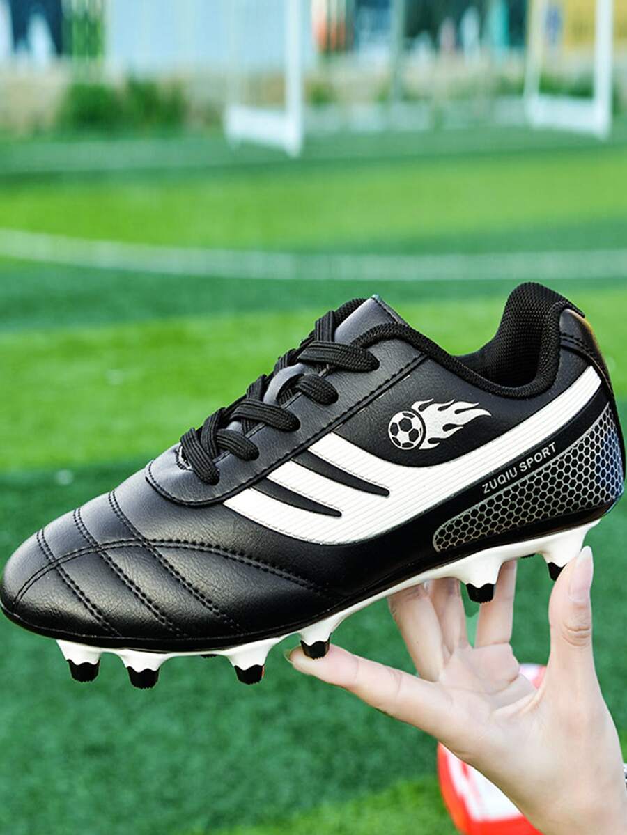 Hombres con patrón de rayas de color combinado Zapatos de fútbol con cordón delantero Zapatillas deportivas - Blanco y Negro - Ver 1