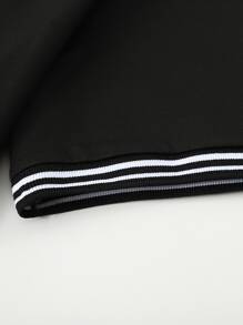 Manfinity Homme 男士幾何印花條紋飾邊T恤 - 黑色 - 查看 5