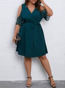 SHEIN Clasi Đầm Plus Size Thắt lưng Cắt ra Trọn gói màu trơn Giải trí - Màu xanh ngọc - Xem 1