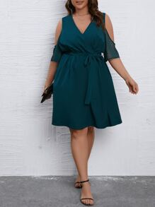 SHEIN Clasi Đầm Plus Size Thắt lưng Cắt ra Trọn gói màu trơn Giải trí - Màu xanh ngọc - Xem 5