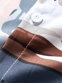 Manfinity Homme 男性全印花衫，不附贈T卹，短袖圖案假日休閒衫 - 彩色 - 查看 3