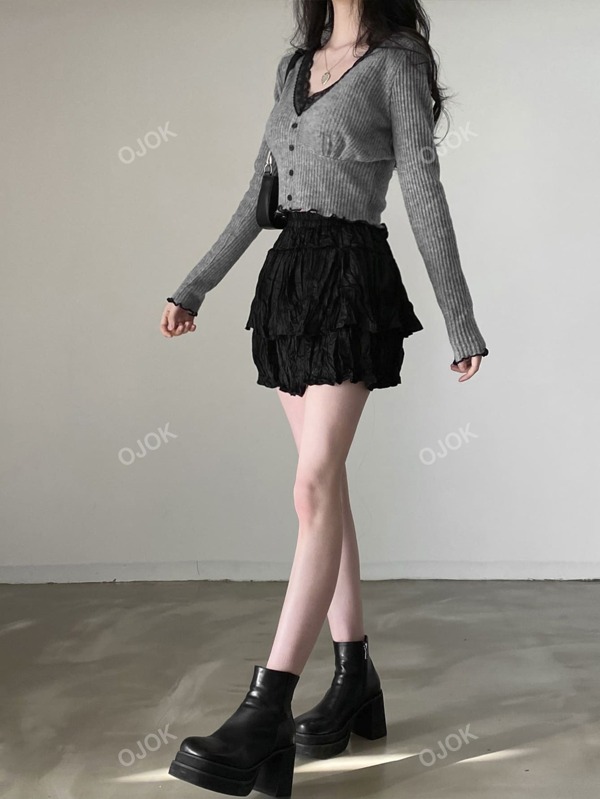 Contrast Lace Lettuce Hem Crop Tee
