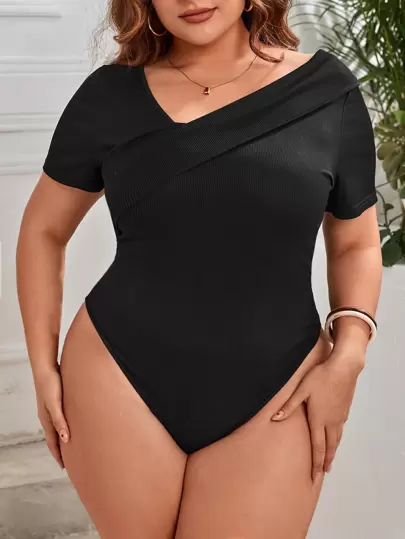 SHEIN Privé 大碼不對稱領條紋針織連體衣