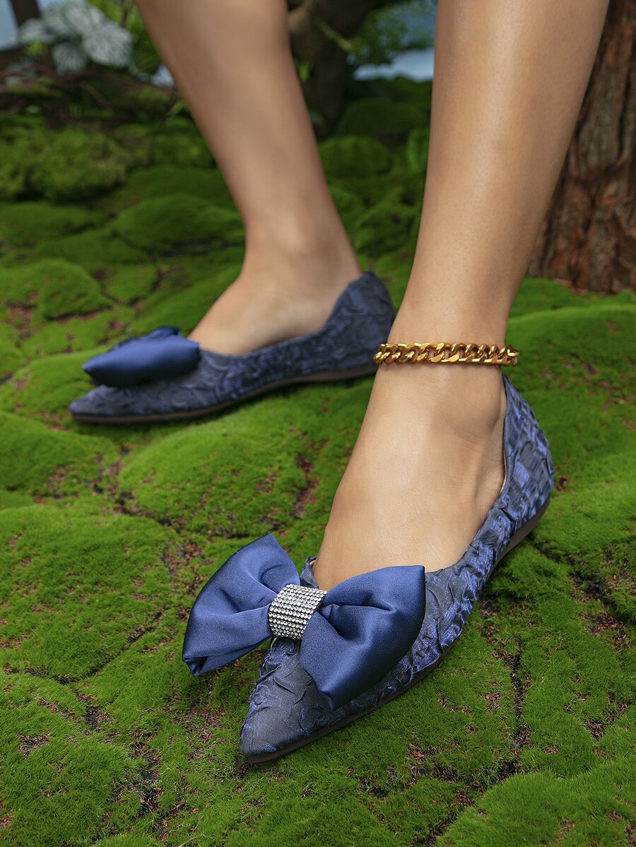 魅力四射鞋女士水鑽和蝴蝶結裝飾尖頭緞面平底鞋 - 藍色 - 查看 1