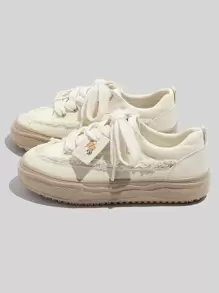 女士蝴蝶和字母圖案毛邊緣前綁帶休閒運動帆布鞋