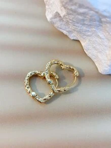 Pendientes de aro con textura con diseño de corazón - Amarillo Oro - Ver 6