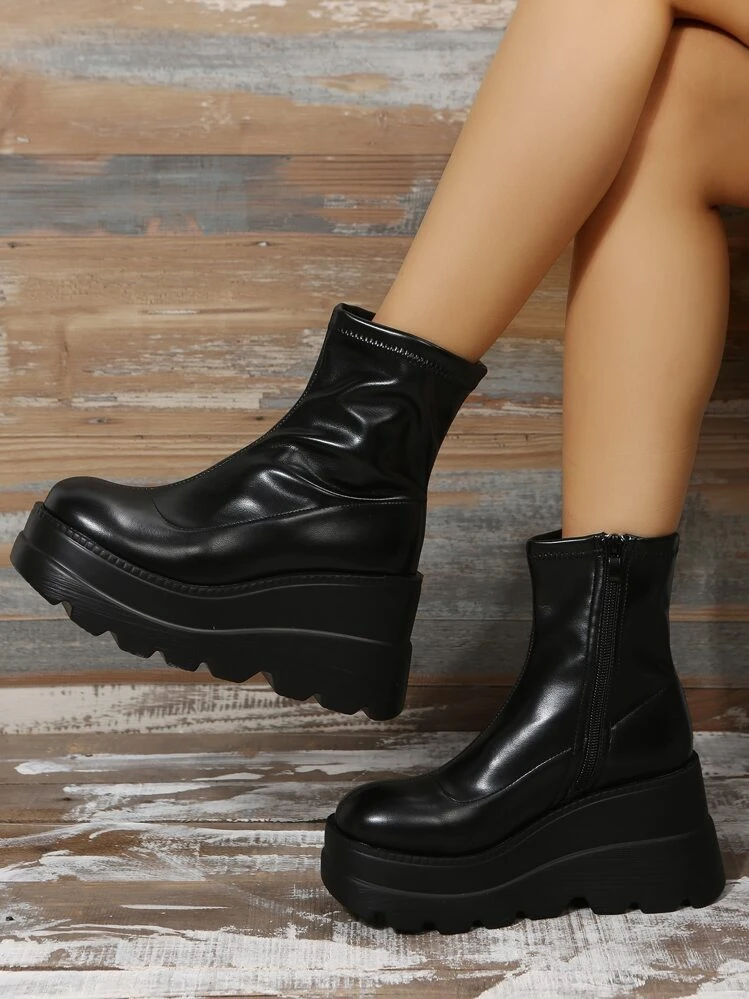 Botas de Cunha Punk Outono/Inverno 2025 para Mulheres, Botas com Zíper Lateral, Combina com Moletons, Botas de Plataforma de Cunha Estilo Punk Preto para Mulheres, Combina com Roupas de Outono - Preto - Visão 1