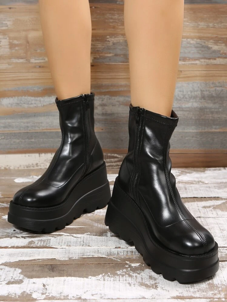 Botas de Cunha Punk Outono/Inverno 2025 para Mulheres, Botas com Zíper Lateral, Combina com Moletons, Botas de Plataforma de Cunha Estilo Punk Preto para Mulheres, Combina com Roupas de Outono - Preto - Visão 7