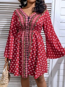 SHEIN Holidaya Plus Geo Print Trumpet Sleeve Dress - Multicolor - View 1