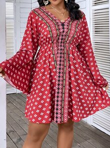 SHEIN Holidaya Plus Geo Print Trumpet Sleeve Dress - Multicolor - View 2