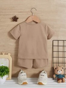 SHEIN Mały chłopiec Szew Detal Koszulka i spodenki