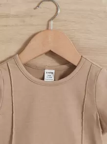 SHEIN Mały chłopiec Szew Detal Koszulka i spodenki