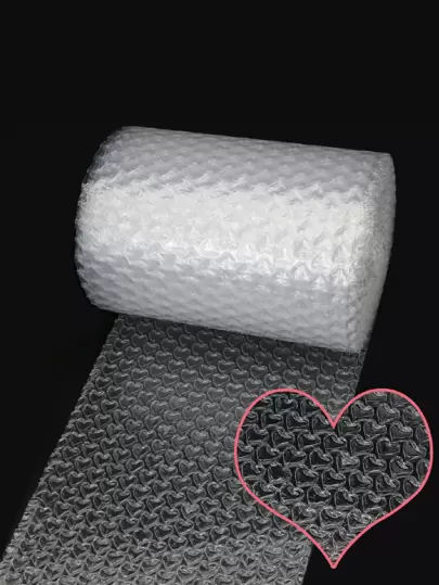 1卷PE礼品包装泡沫，简约白色心形细节礼品包装纸，用于派对，用于搬运和运输的缓冲包装，用于额外保护的气泡包装，透明气泡卷搬运用品，礼品包装，礼品装饰，伴娘礼物，婚礼派对，生日派对，情人节