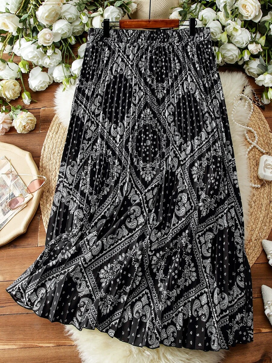 Mulvari Plus Paisley Scarf Print Pleated Skirt - Black - View 1