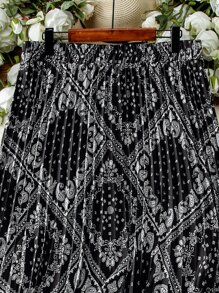 Mulvari Plus Paisley Scarf Print Pleated Skirt - Black - View 3