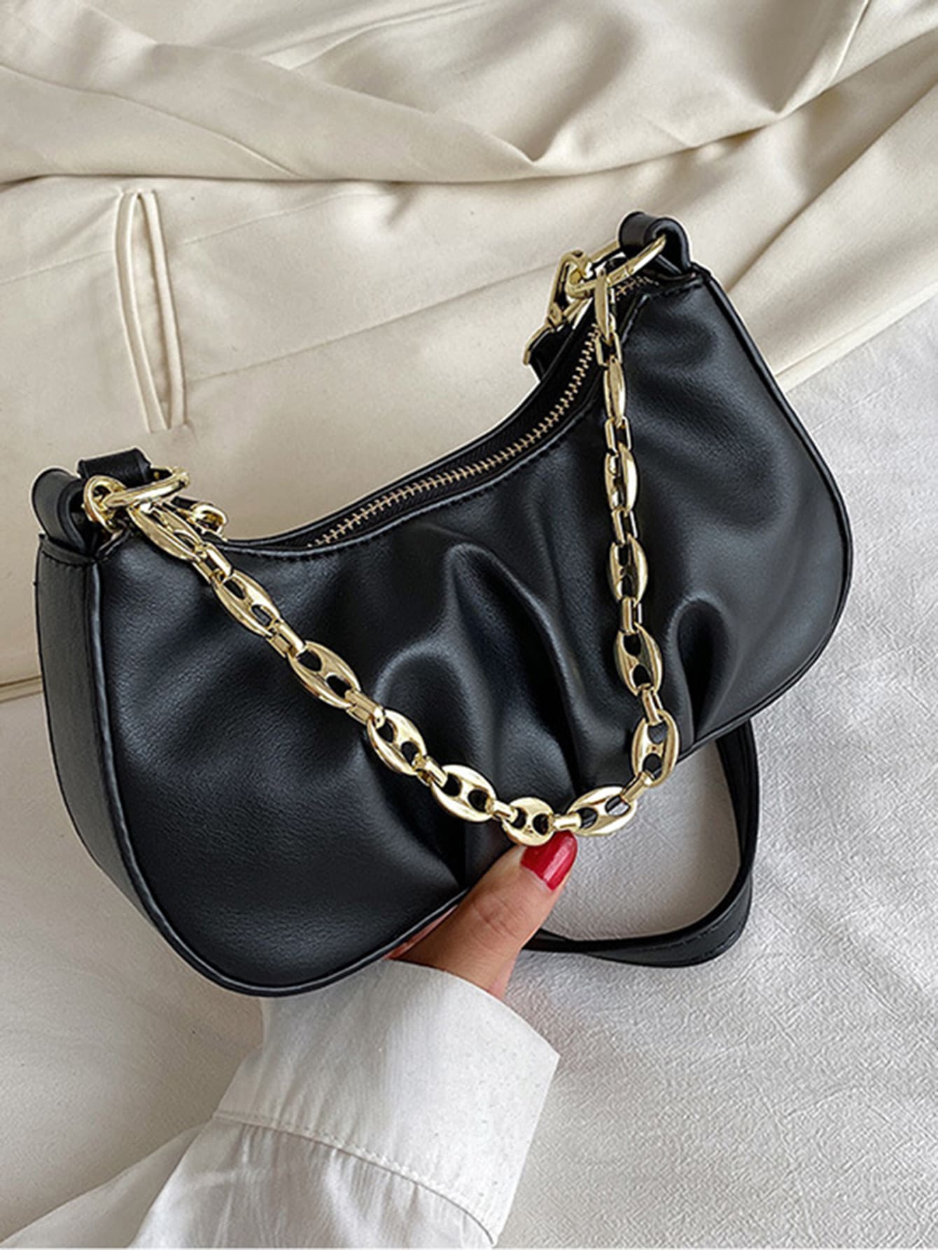 Minimalist Chain Ruched Bag - Black - View 1
