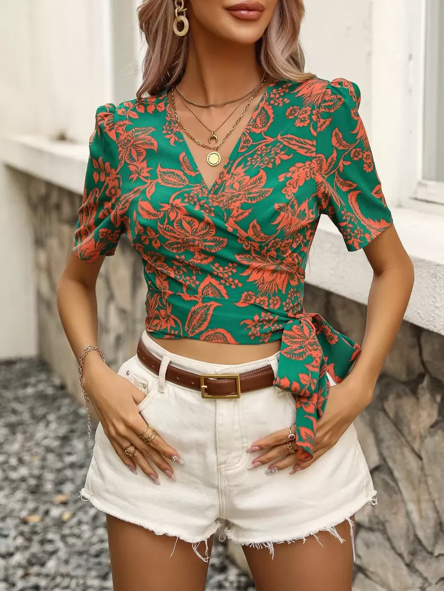 SHEIN Clasi Blusa cruzada con estampado floral con nudo lateral - Verde - Ver 1