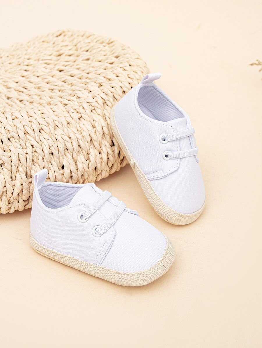 嬰兒系帶設計運動鞋白色板鞋