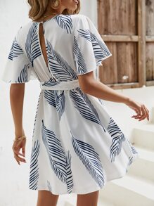 SHEIN VCAY 熱帶圖案蝴蝶袖繫腰帶連衣裙 - 白色 - 查看 2
