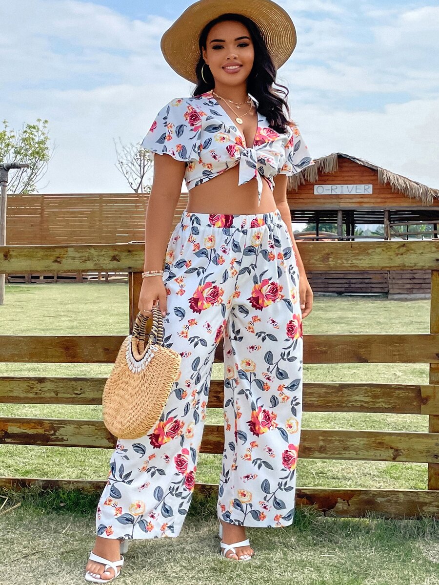 SHEIN Holidaya 大碼印花前打結短款上衣和闊腿褲 - 白色 - 查看 1